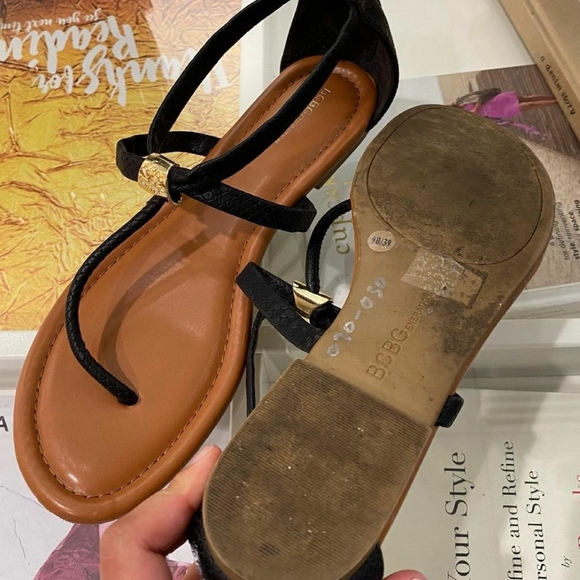 BCBGeneration zipper sandal * MOVING SALE * - Picture 4 of 5